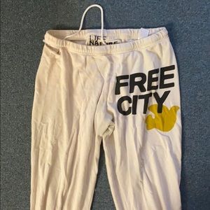 Free city sweats size medium